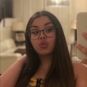 Meet your Posher, Nicole